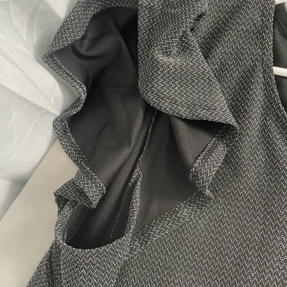 Peplum top butterfly sleeves with zigzag glitter! - Picture 3 of 3